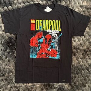 MARVEL COMICS Deadpool Graphic Shirt NWT (Size Large)